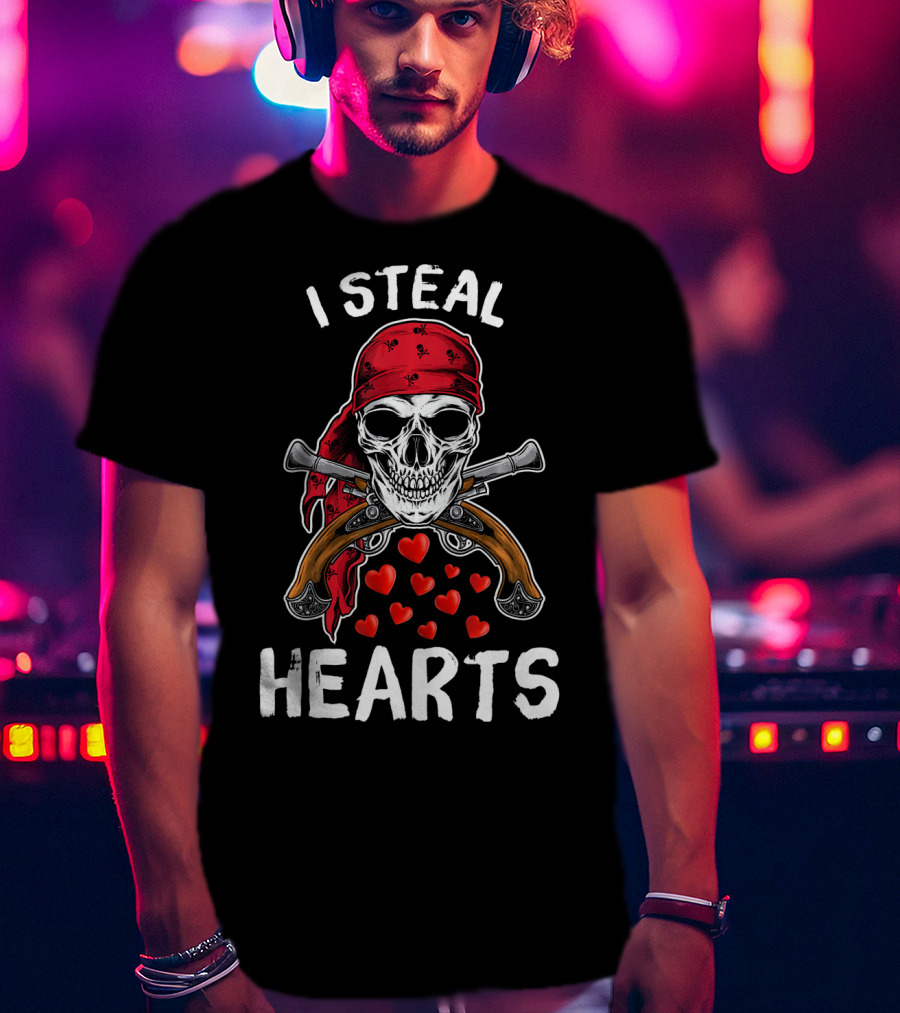 I Steal Hearts Valentines Day Pirate Skull Bandana Guns Hearts T-Shirt