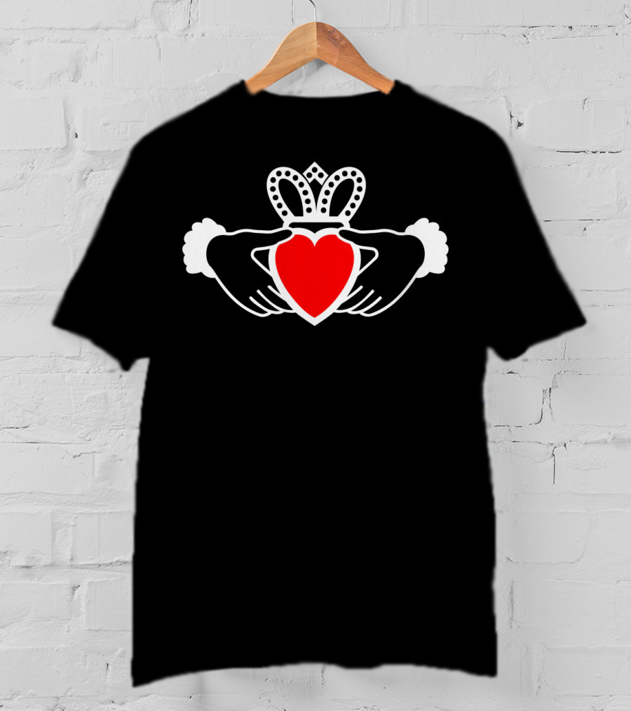 Irish Claddagh Ring Red Heart Symbol Va T-Shirt