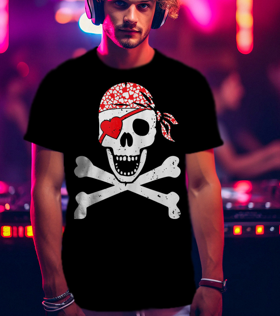 Pirate Skull And Crossbones Heart Bandana Eye Patch Flag Va T-Shirt