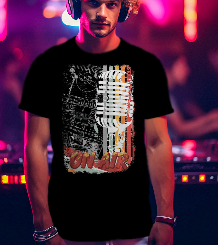 Retro Vintage Microphone On Air Broadcast Stripes T-Shirt