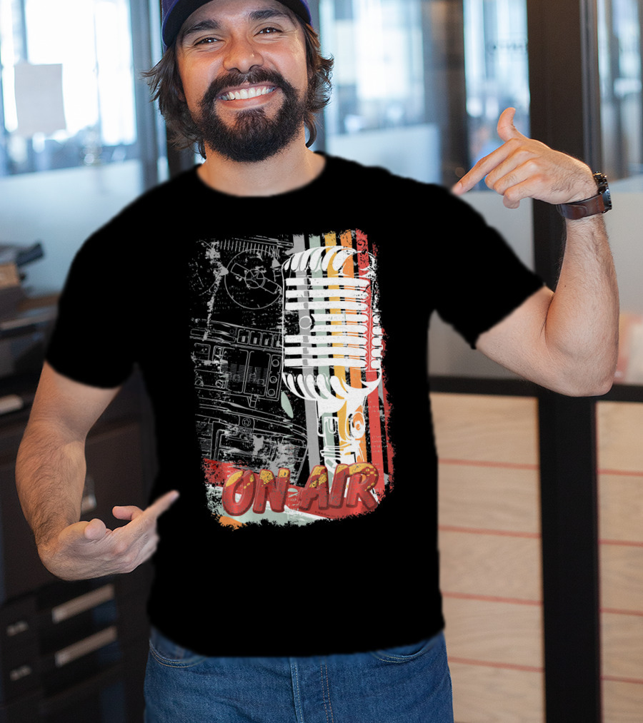 Retro Vintage Microphone On Air Broadcast Stripes T-Shirt