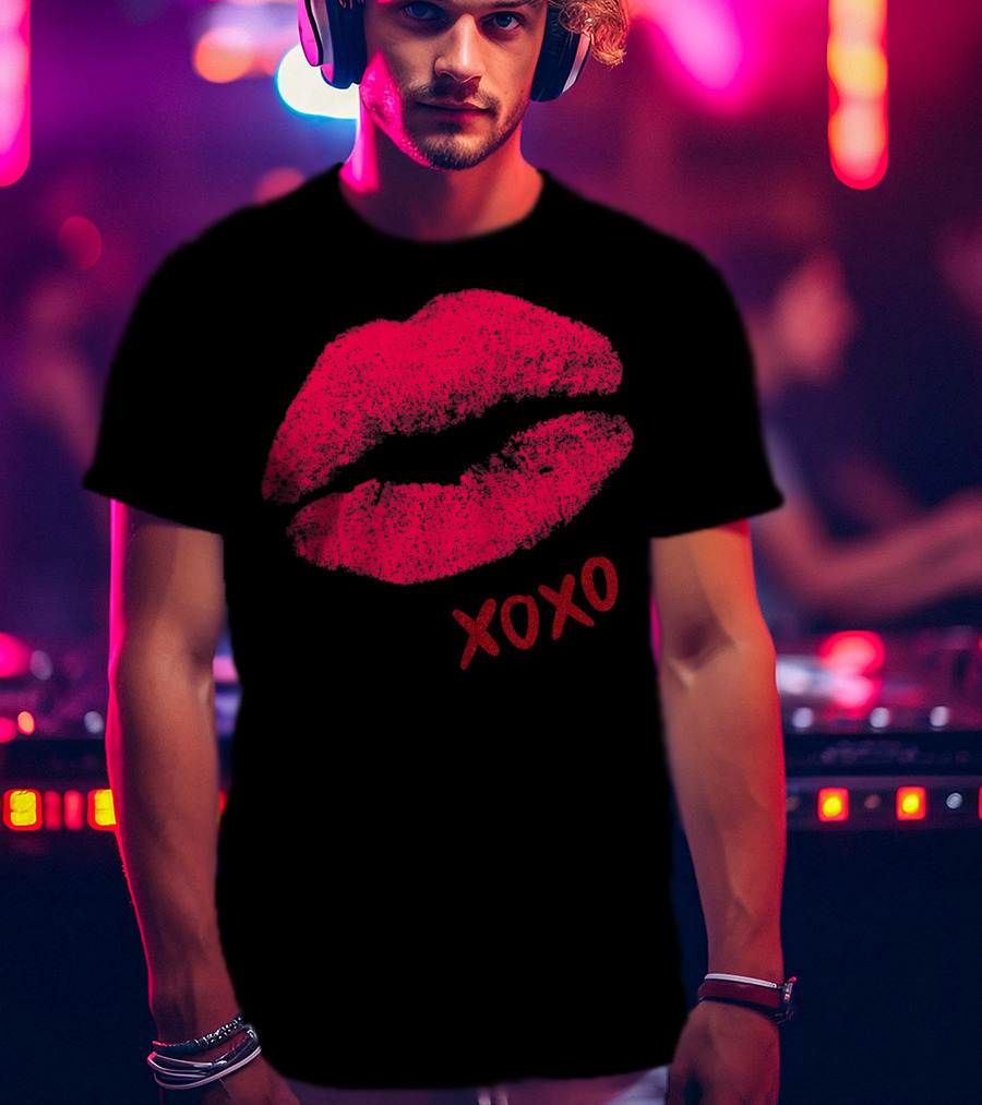 Red Lips XOXO Valentine Day Kiss T-Shirt