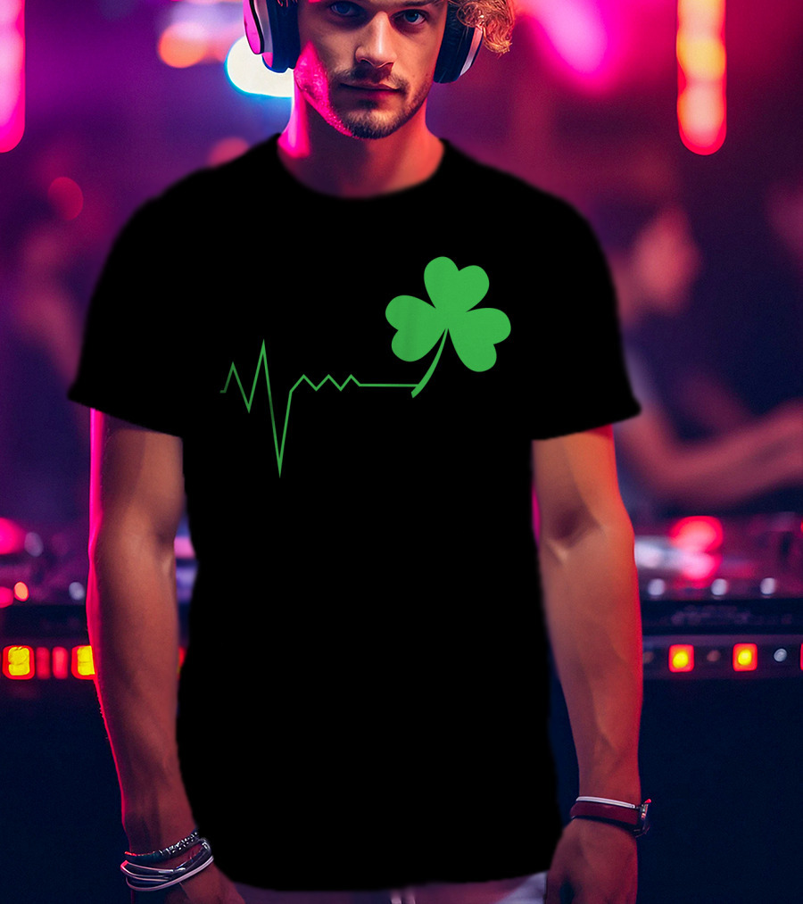 St. Patrick's Day Irish Nurse Ireland Shamrock Heartbeat T-Shirt