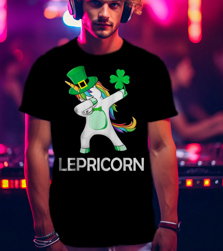 Lepricorn Unicorn Leprechaun Dabbing With Shamrock And Green Hat T-Shirt