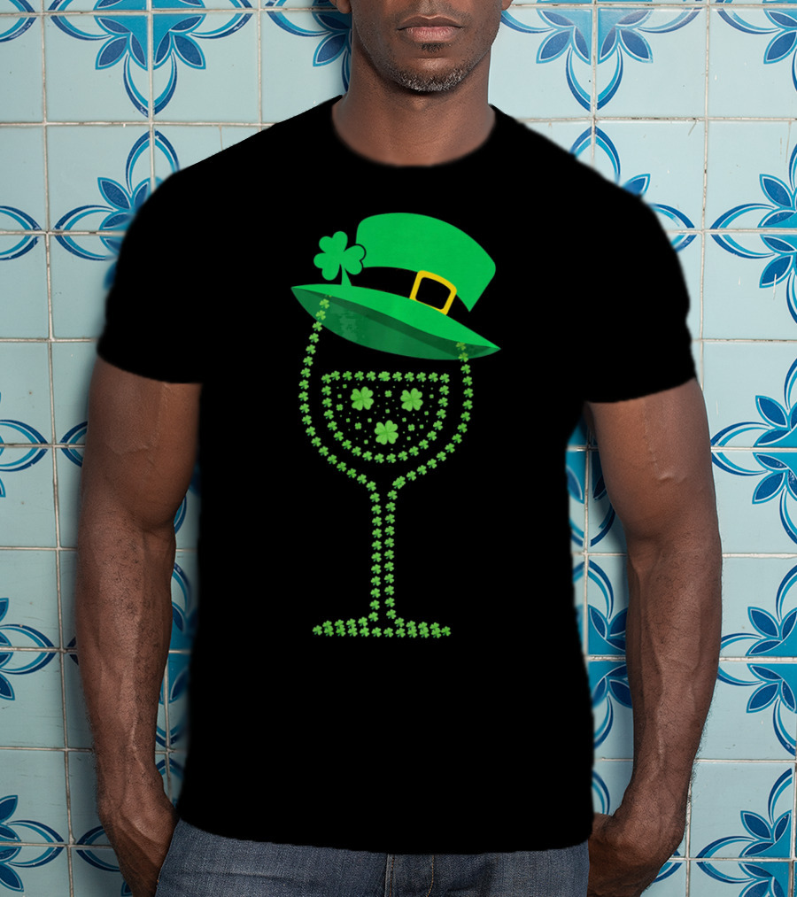 Leprechaun Hat Wine Glass Shamrock St Patrick's Day T-Shirt