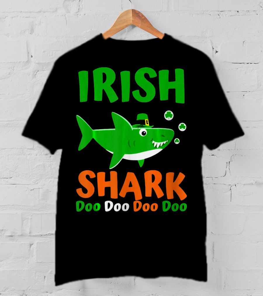 Irish Shark Doo Doo Doo Leprechaun Hat And Shamrocks T-Shirt