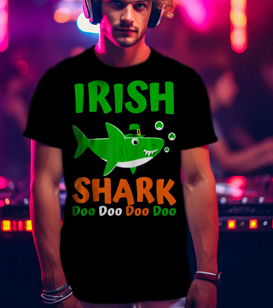 Irish Shark Doo Doo Doo Leprechaun Hat And Shamrocks T-Shirt
