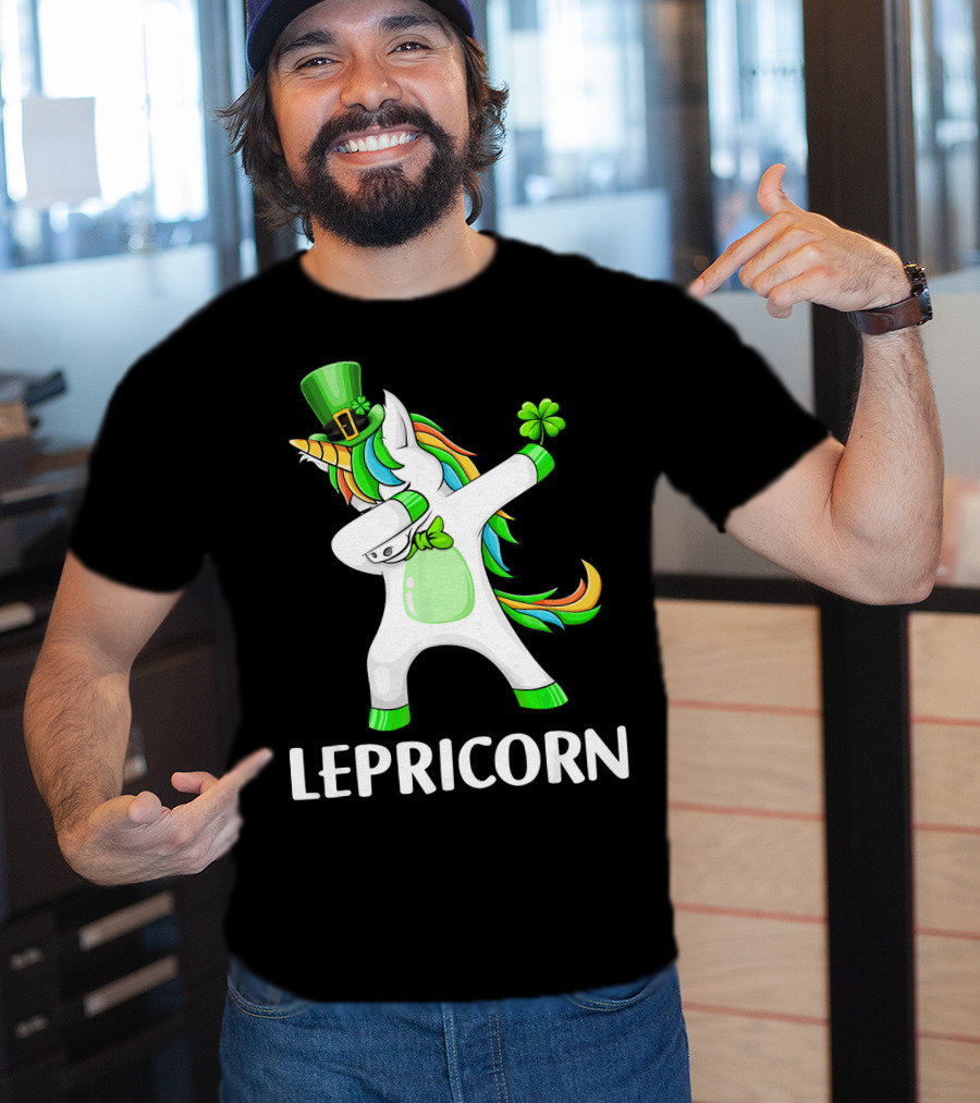 Lepricorn Dabbing Leprechaun Unicorn With Rainbow Mane And Green Hat T-Shirt