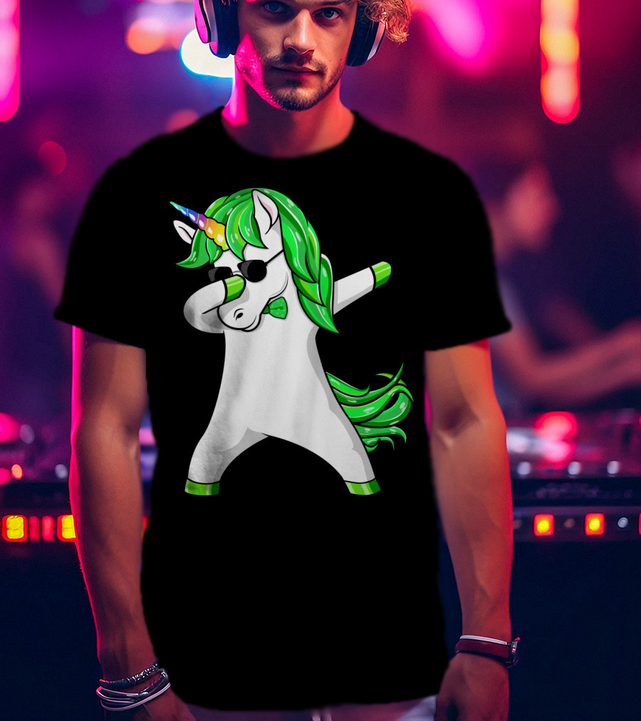 St Patricks Day Dabbing Green Unicorn T-Shirt