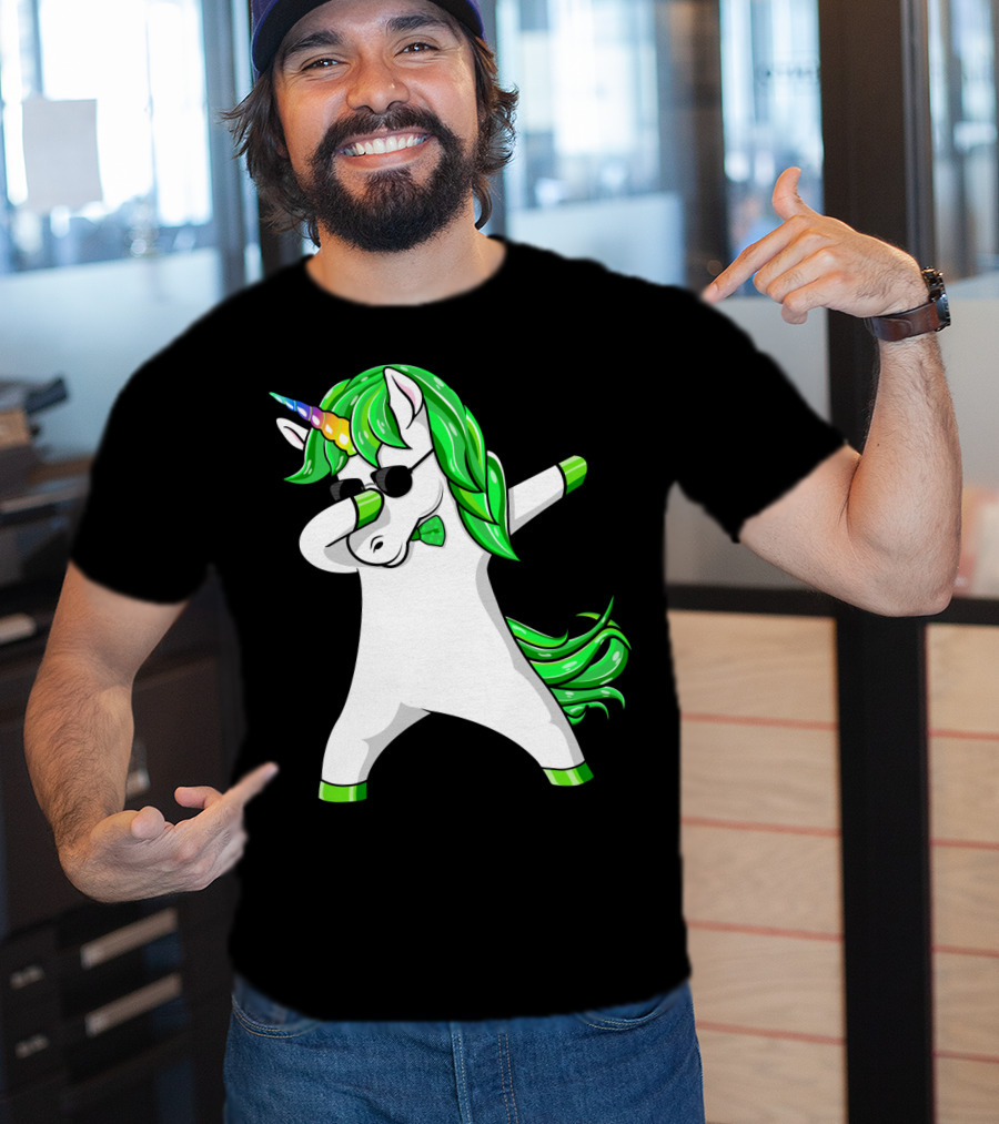 St Patricks Day Dabbing Green Unicorn T-Shirt