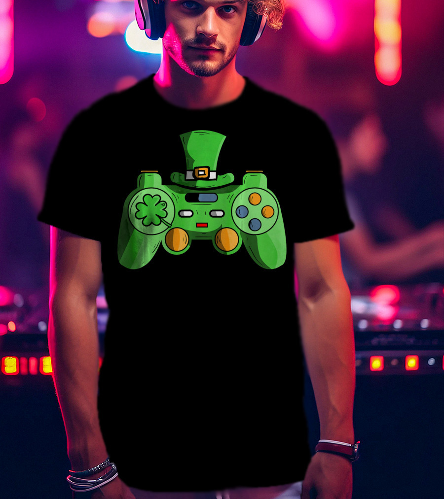St Patrick's Day Gamer Controller With Shamrock And Hat T-Shirt