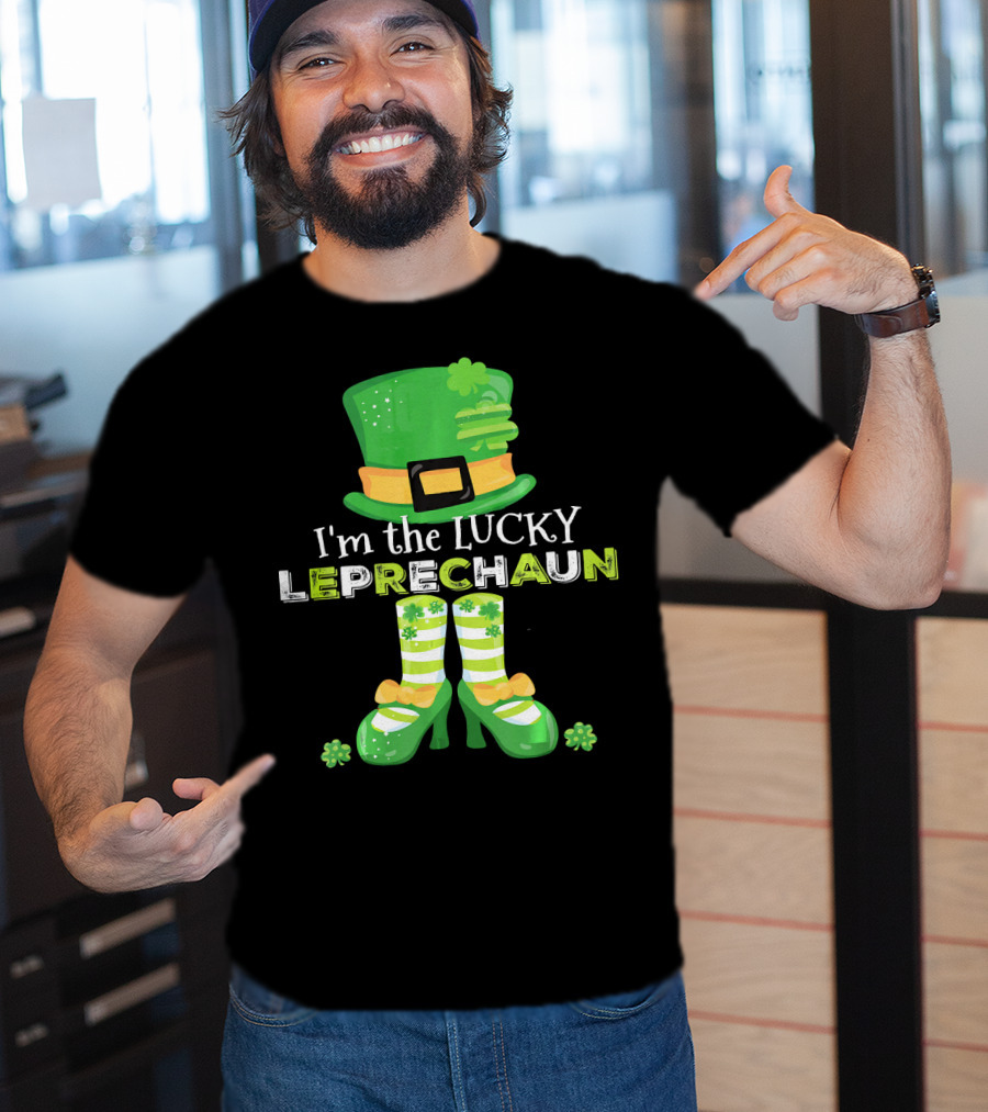 I'm The Lucky Leprechaun Green Hat And Shoes With Clovers T-Shirt