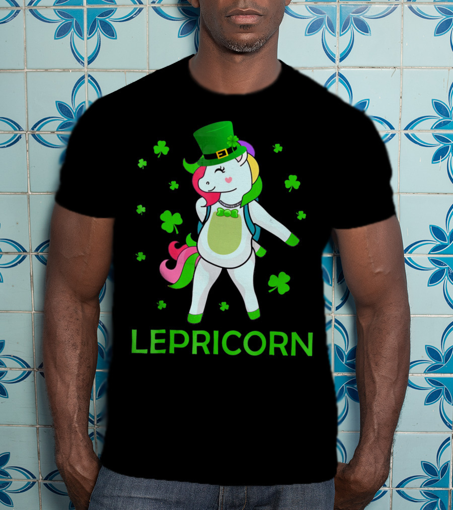 St Patricks Day Flossing Lepricorn Irish Unicorn With Green Hat And Shamrocks T-Shirt