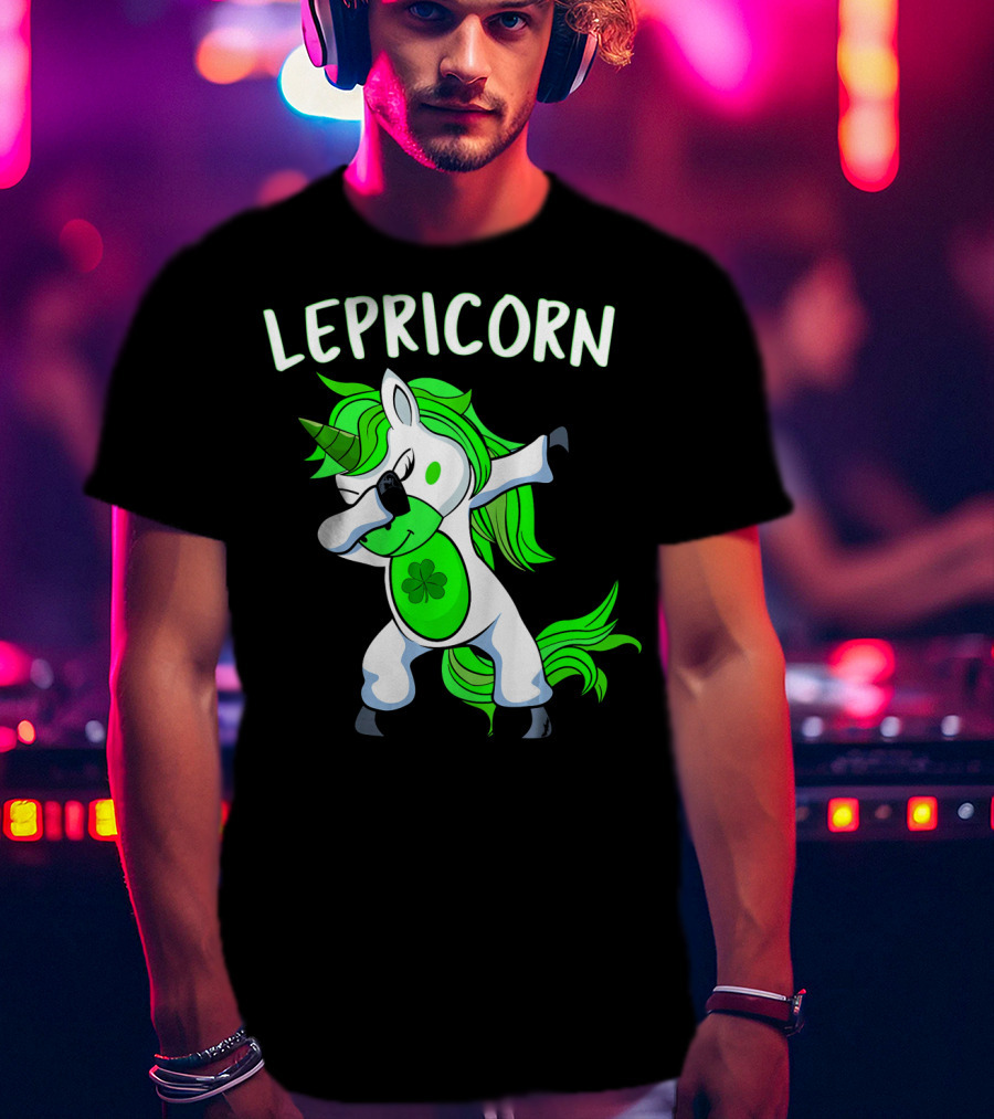 Lepricorn Dabbing Unicorn Leprechaun With Clover T-Shirt