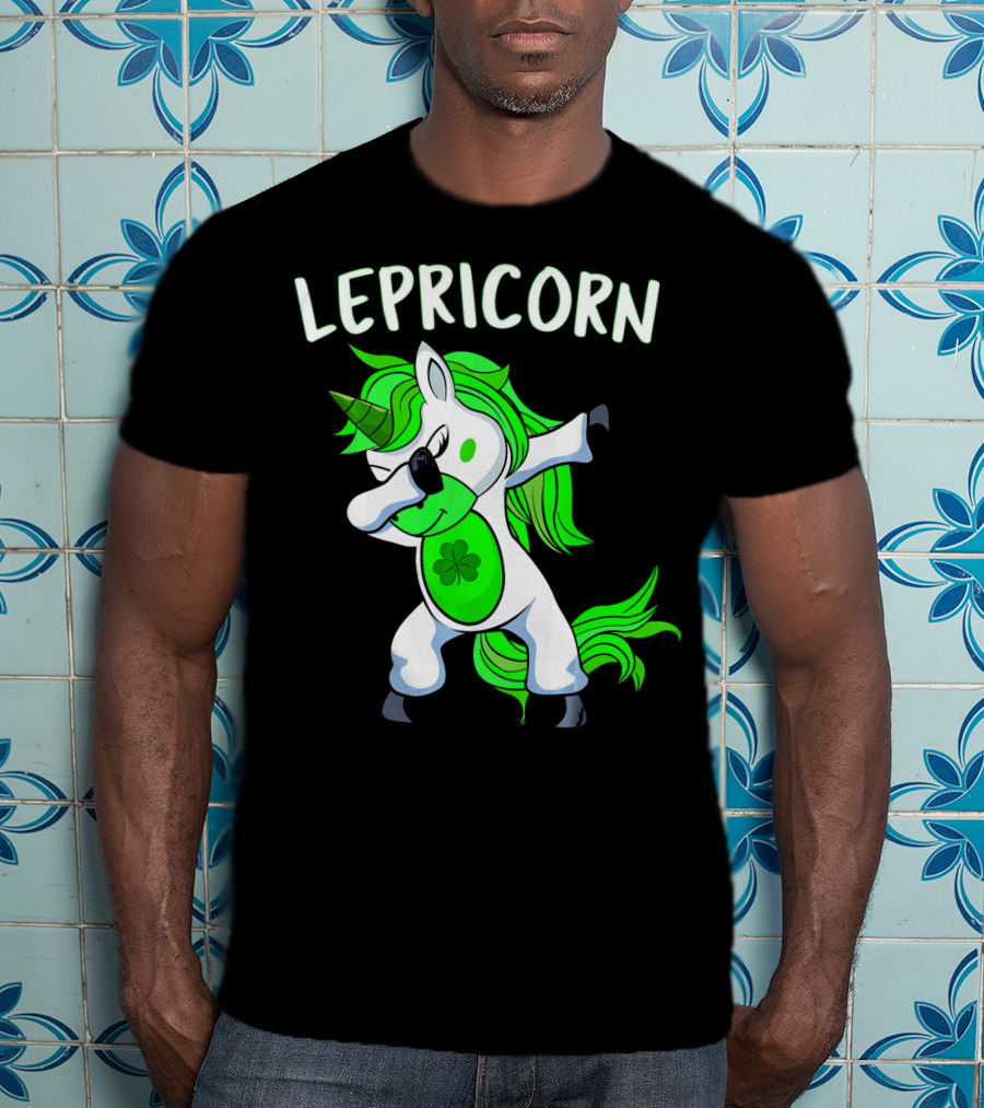 Lepricorn Dabbing Unicorn Leprechaun With Clover T-Shirt