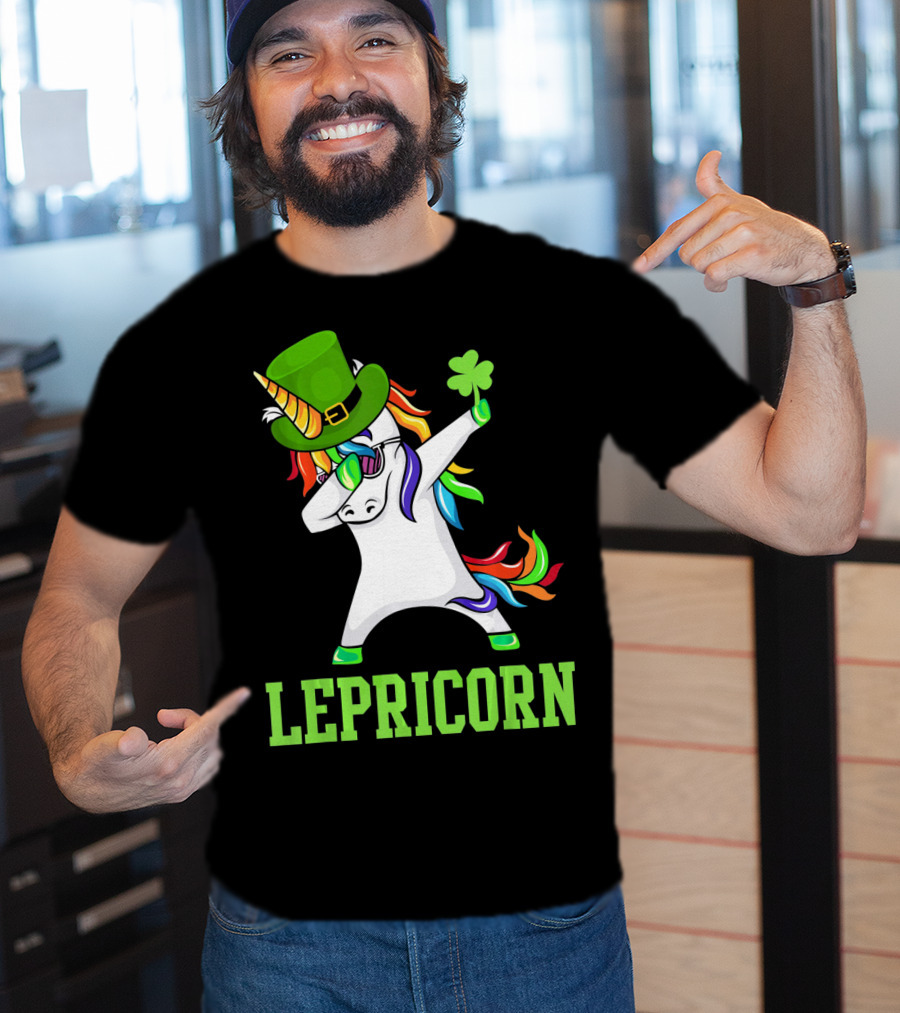 Lepricorn Lucky Irish St Patricks Day Unicorn Dabb With Shamrock Hat T-Shirt