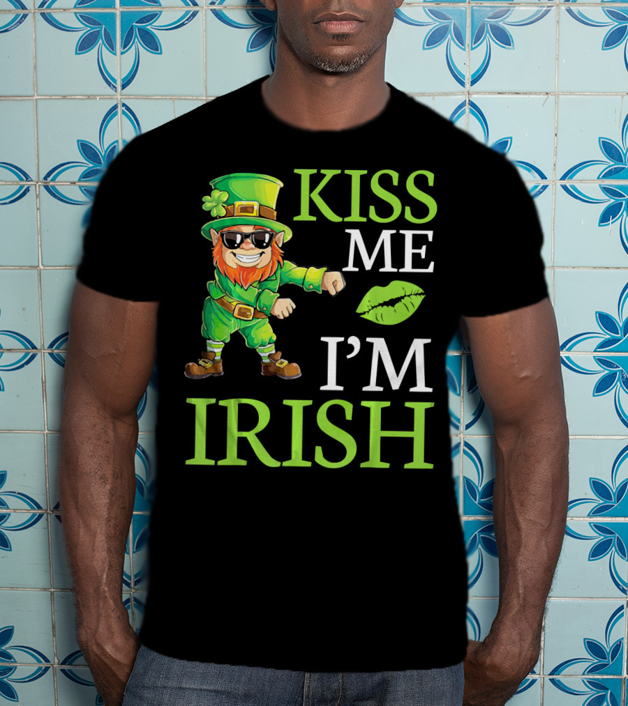 Kiss Me I'm Irish Cool Leprechaun Flossing T-Shirt