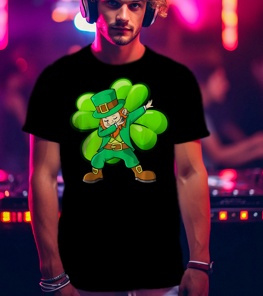 Cute Dabbing Leprechaun With Green Shamrock Background T-Shirt