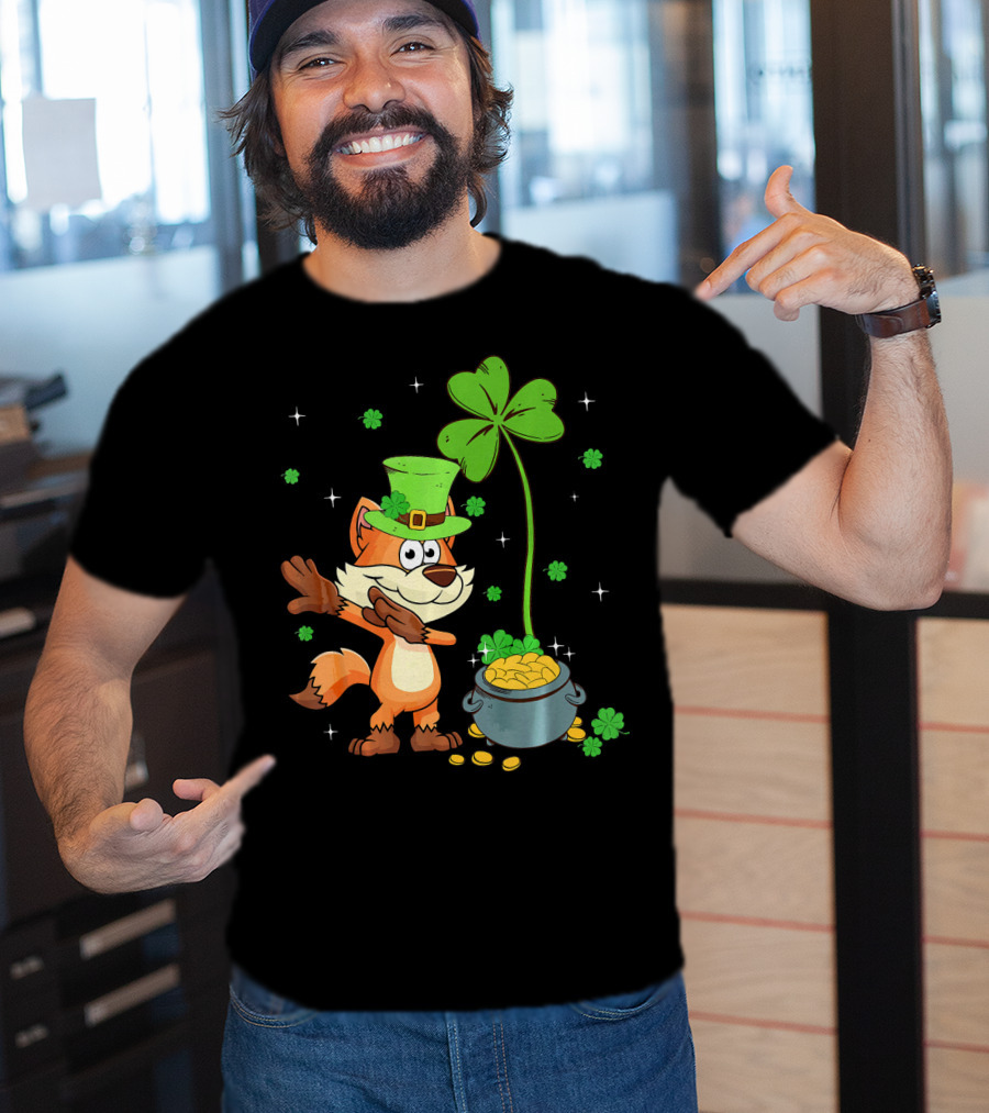 Shamrock Leprechaun Fox With Clover And Pot Of Gold T-Shirt