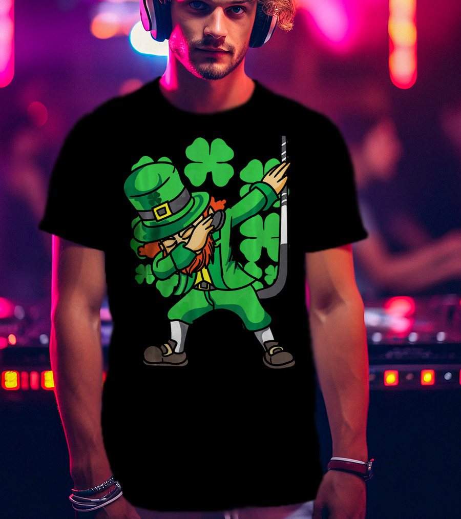 Dabbing Leprechaun Hockey Stick With Shamrocks St. Patrick's Day T-Shirt