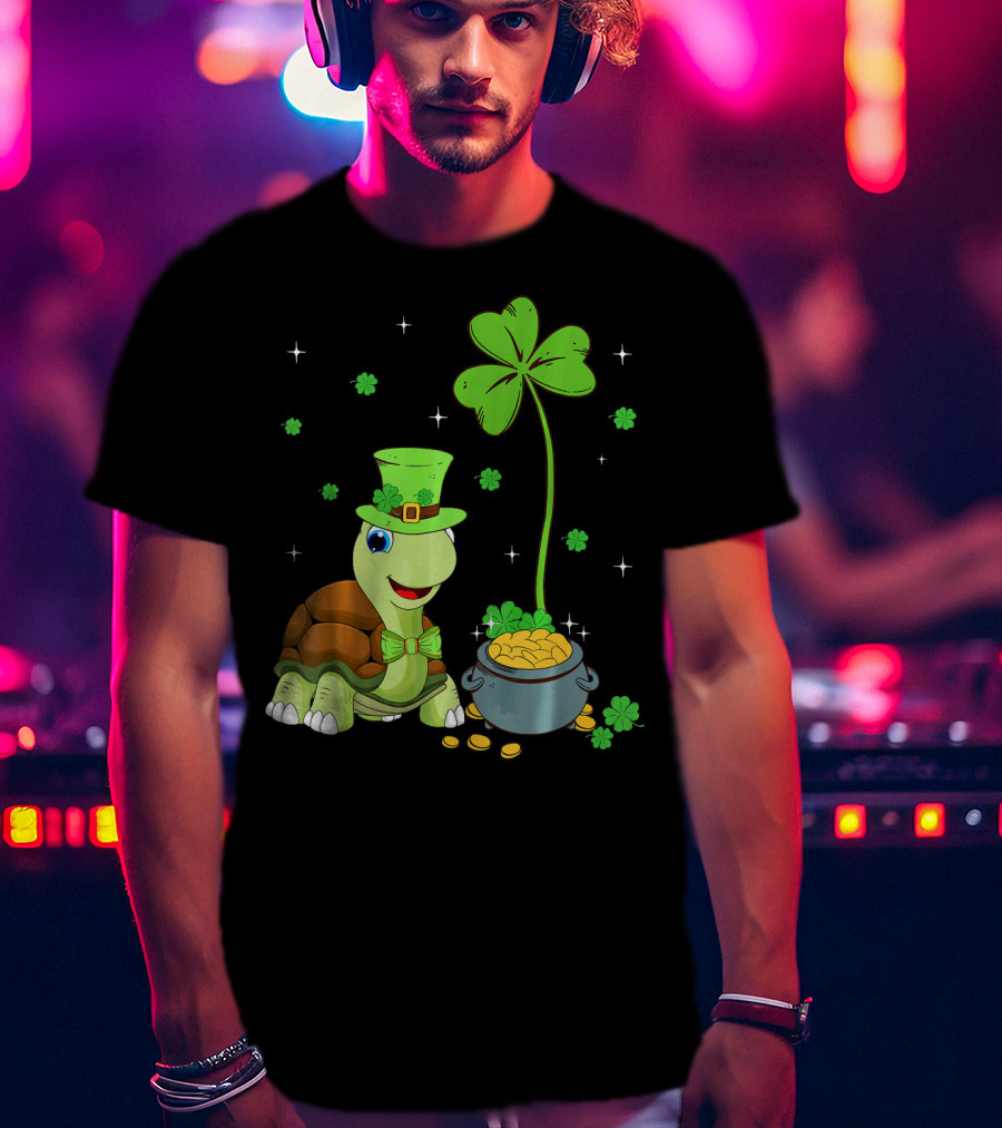 Shamrock Turtle With Leprechaun Hat And Pot Of Gold St Patricks T-Shirt