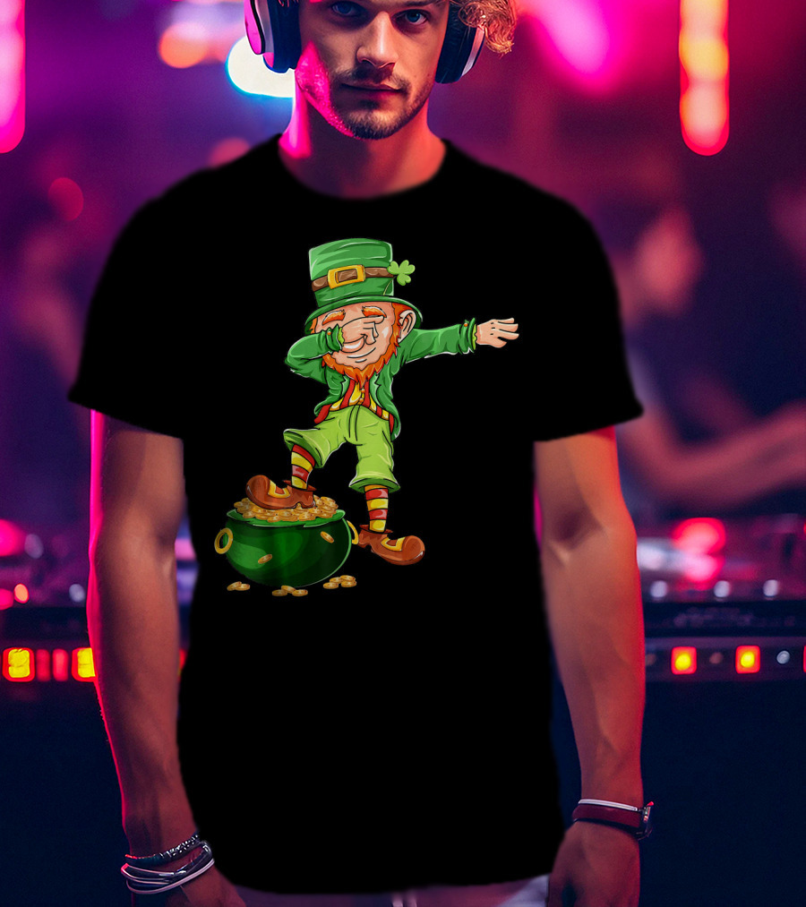 Leprechaun Dabbing St Patricks Day Pot Of Gold T-Shirt