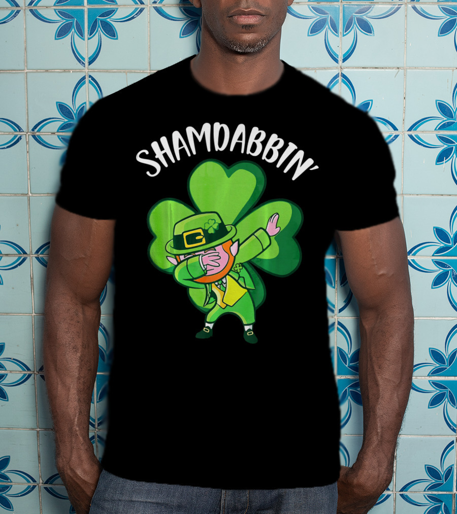 SHAMDABBIN' Leprechaun Dabbing With Big Shamrock T-Shirt