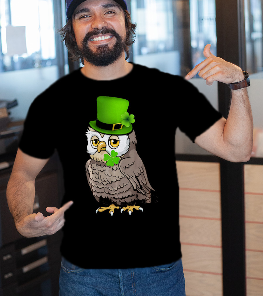 St Patricks Day Owl Wearing Green Hat With Shamrock Clove T-Shirt