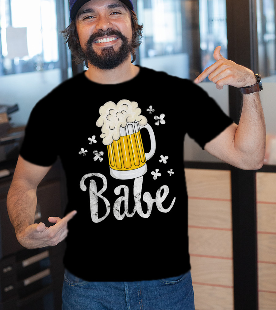 Beer Babe Mug Foam And Flowers T-Shirt