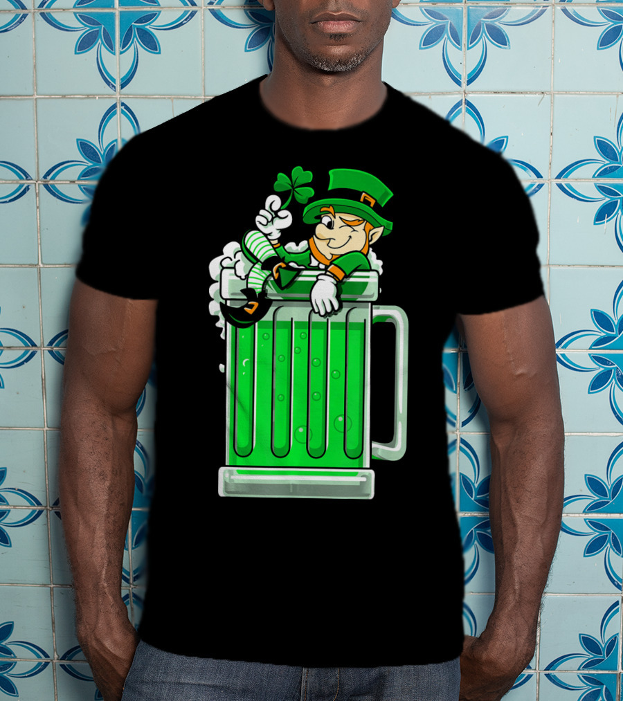 St Patricks Day Drinking Green Beer Leprechaun Shamrock T-Shirt