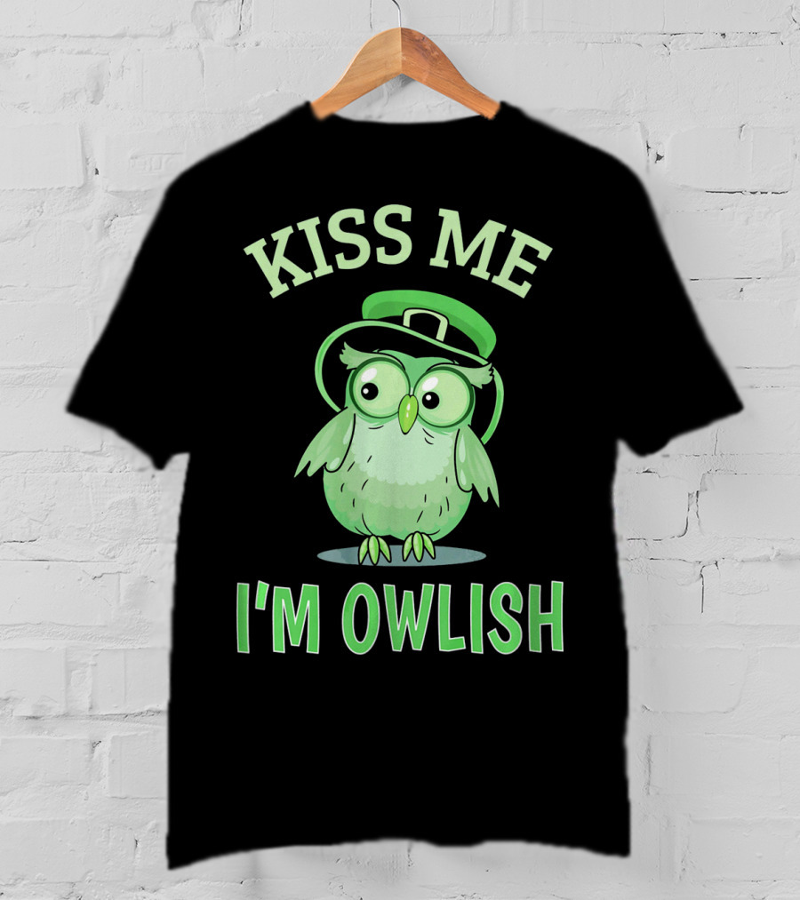 Kiss Me I'm Owlish Irish Owl With Leprechaun Hat T-Shirt