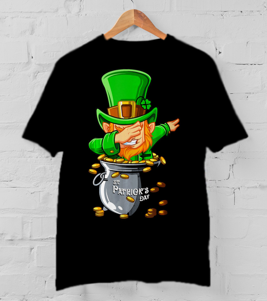 St Patrick's Day Dabbing Leprechaun With Pot Of Gold T-Shirt