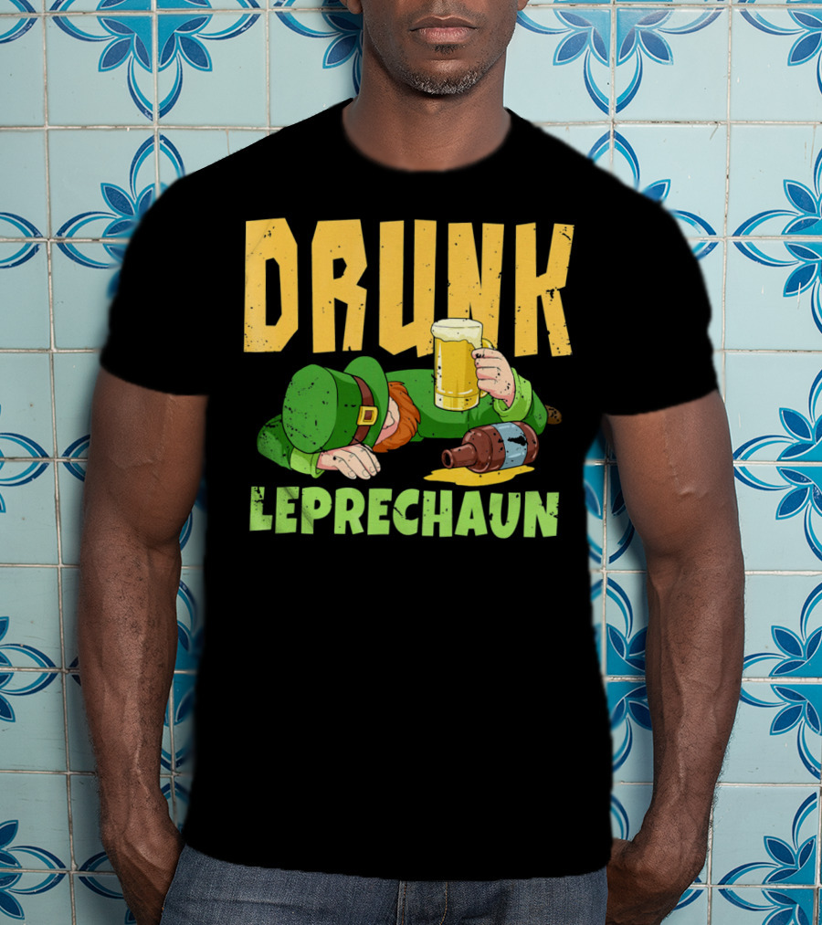Drunk Leprechaun Holding Beer Mug And Whiskey Bottle T-Shirt
