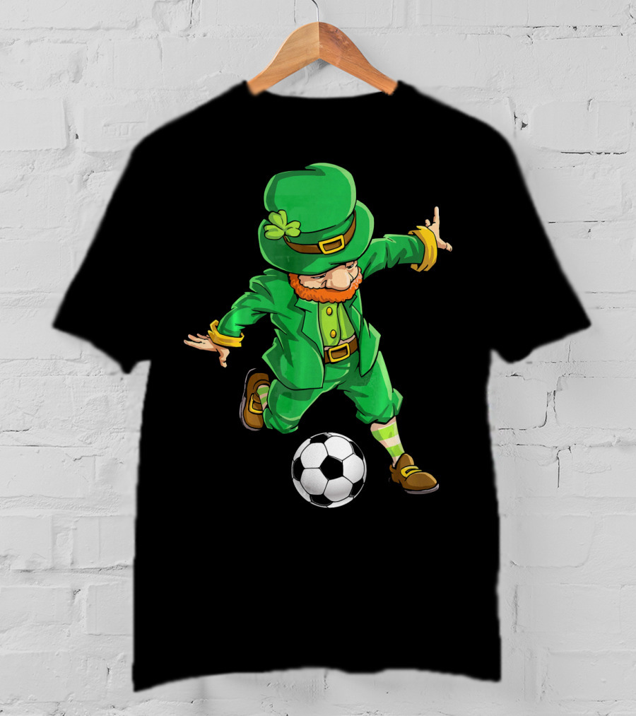 Leprechaun Playing Soccer St Patricks Day T-Shirt