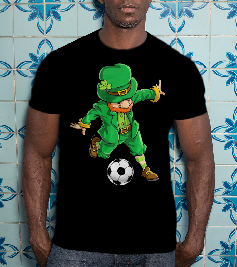 Leprechaun Playing Soccer St Patricks Day T-Shirt