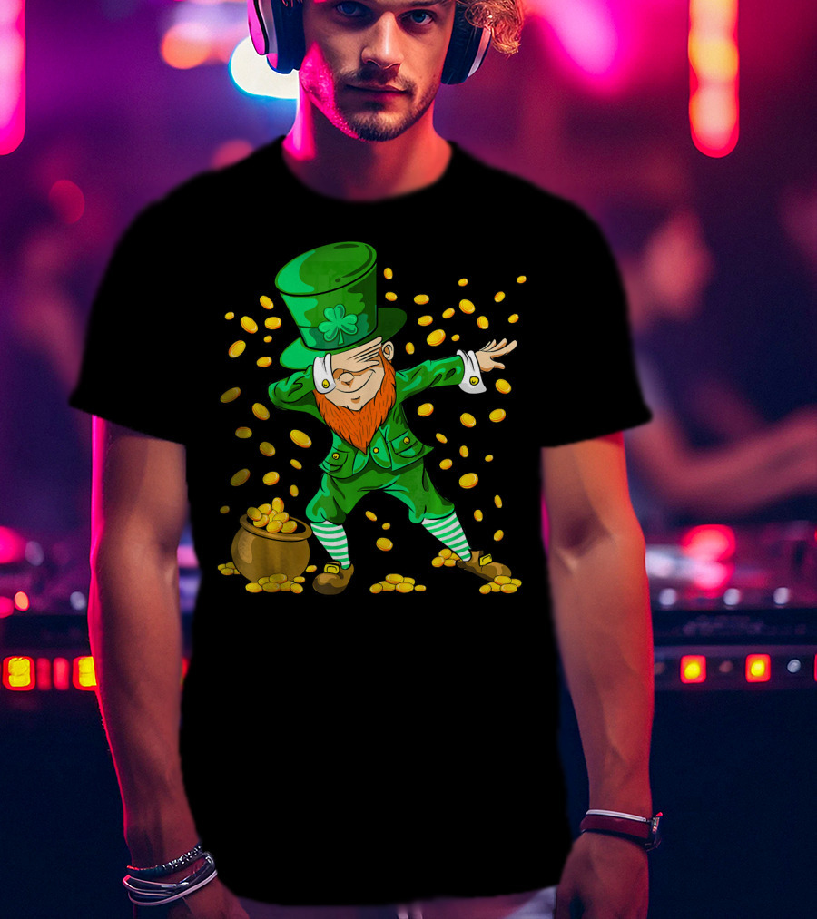 Dabbing Leprechaun With Gold Coins For St Patrick's Day T-Shirt