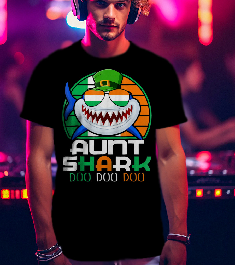 Aunt Shark Doo Doo Doo Funny St. Patrick's Day Irish Flag And Hat T-Shirt