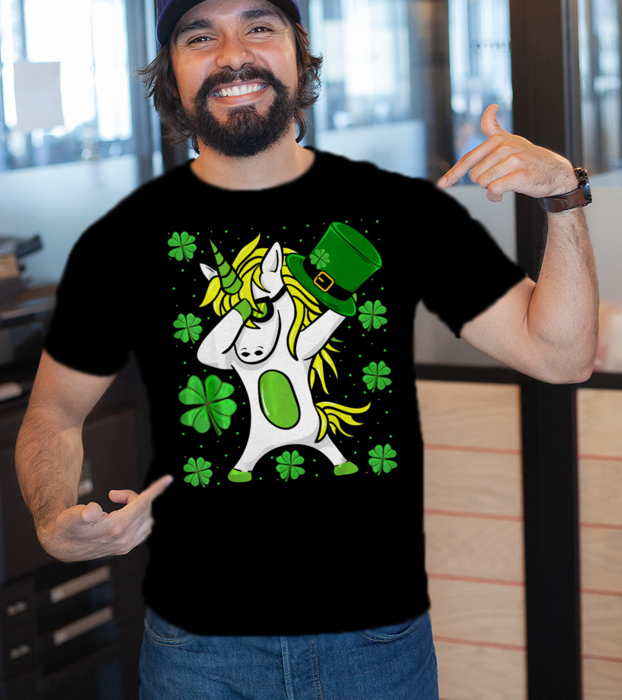 Funny Irish St Patricks Day Unicorn With Leprechaun Hat And Shamrocks T-Shirt