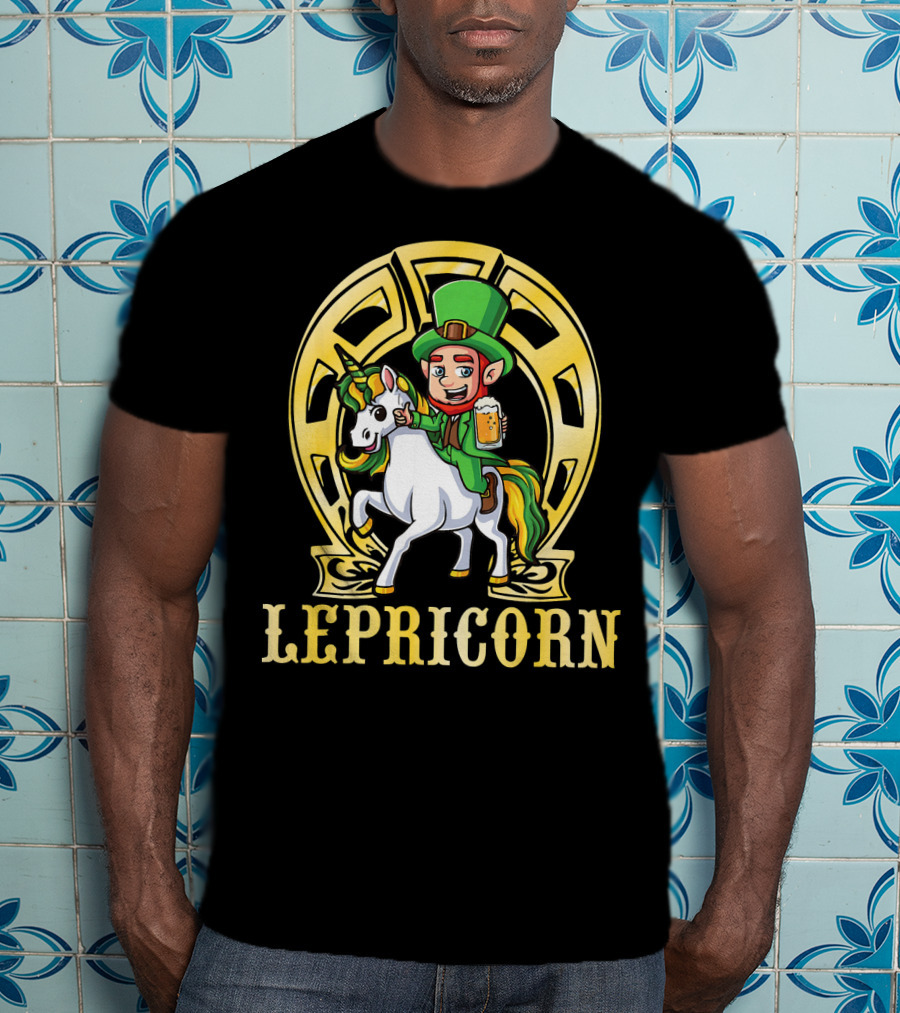 LEPRICORN Leprechaun Riding Unicorn Drinking Beer T-Shirt