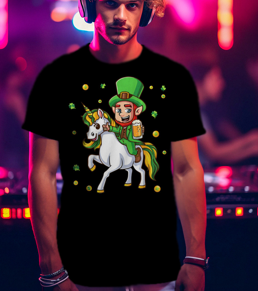 Leprechaun Drinking Beer With Unicorn Surrounded By Clovers And Coins T-Shirt