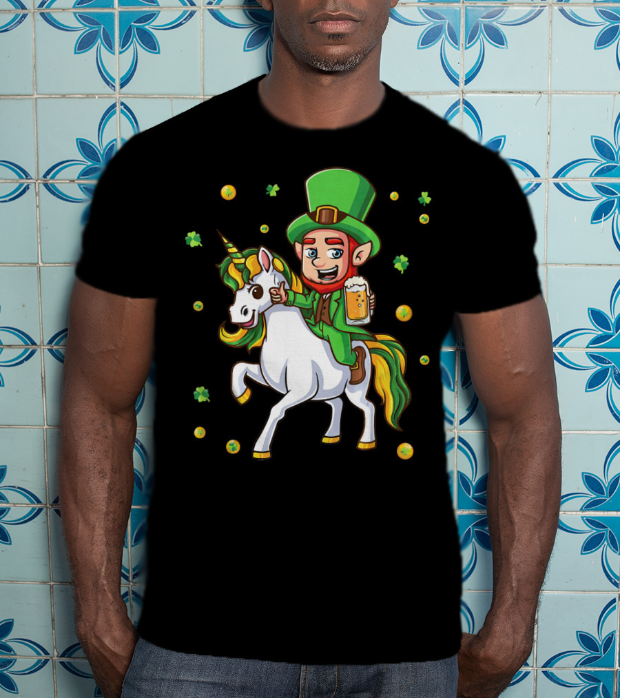 Leprechaun Drinking Beer With Unicorn Surrounded By Clovers And Coins T-Shirt