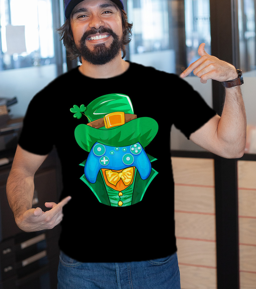 Leprechaun Gamer Controller St Patrick's Day Shamrock Hat Bowtie T-Shirt