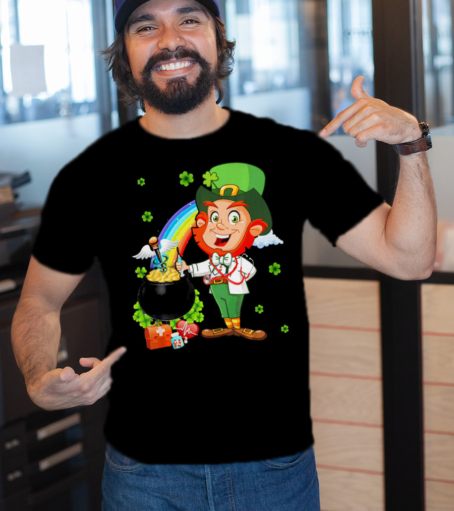 Lucky Medical Scrub Nurse Doctor Leprechaun With Pot Of Gold And Rainbow T-Shirt