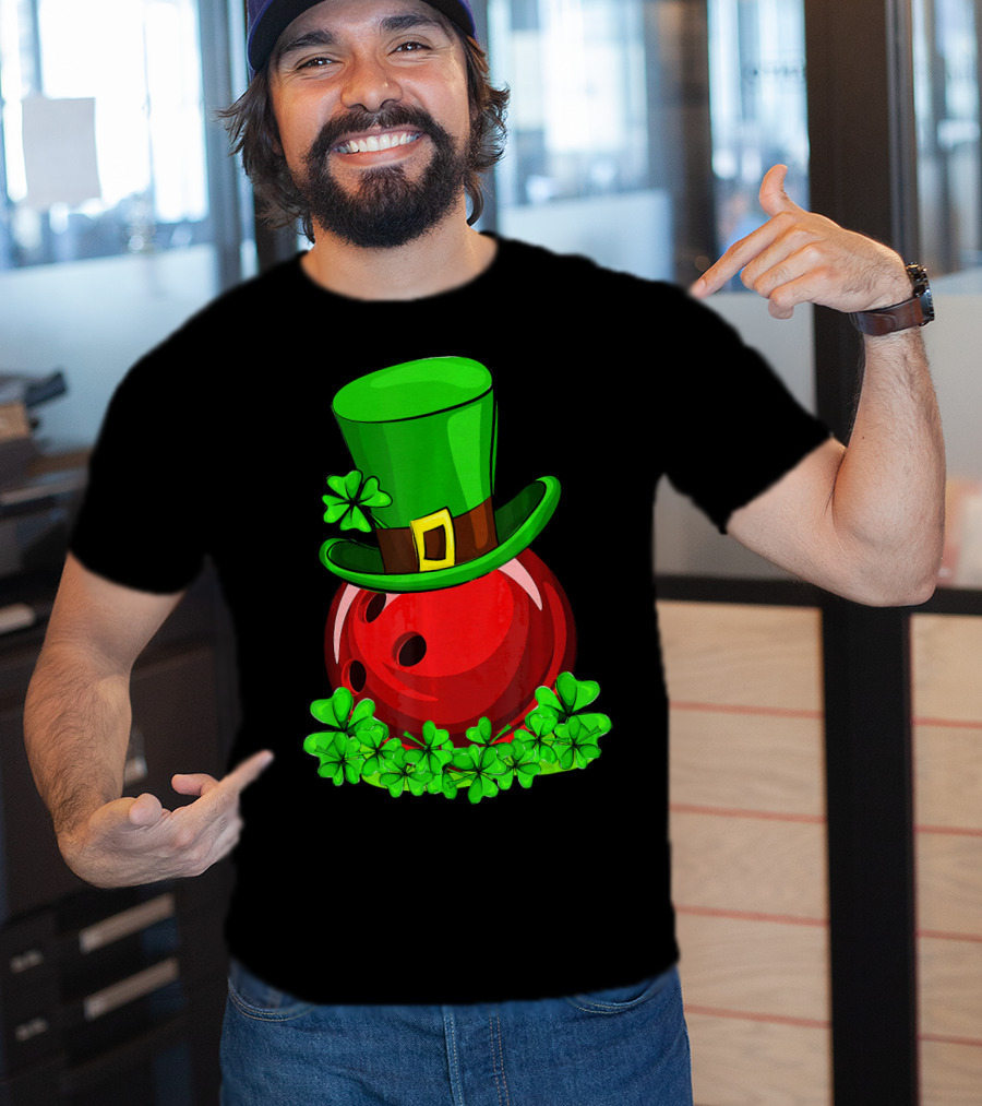 Leprechaun Hat Bowling Shamrock St Patrick's Day T-Shirt