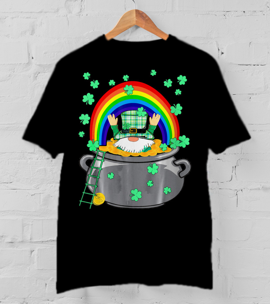 Cute Leprechaun Trap Funny Pot Of Gold With Rainbow And Shamrocks T-Shirt