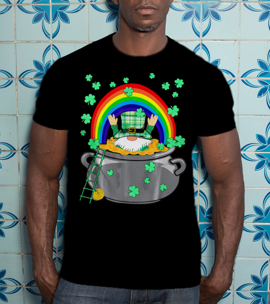 Cute Leprechaun Trap Funny Pot Of Gold With Rainbow And Shamrocks T-Shirt