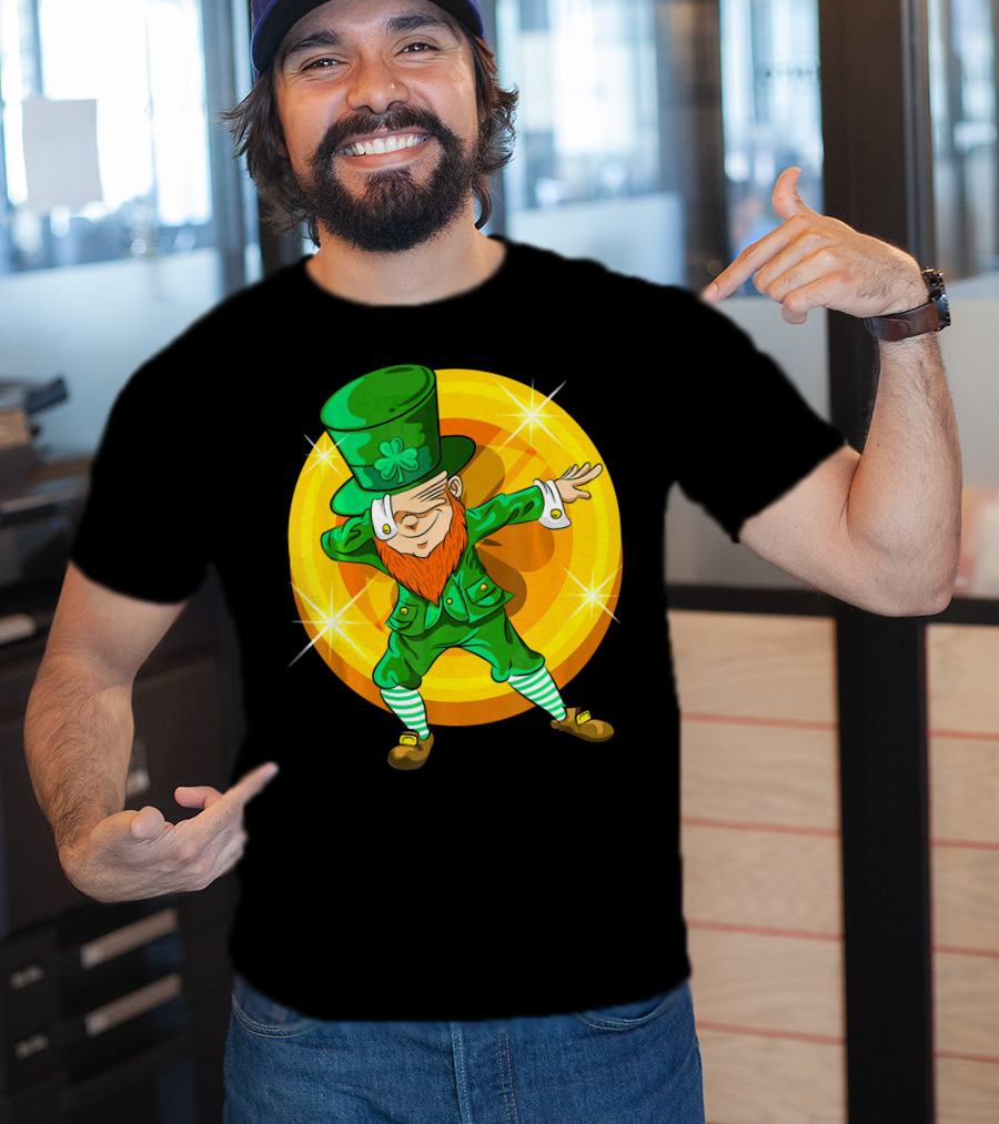 Dabbing Leprechaun With Gold Coin St Pat T-Shirt