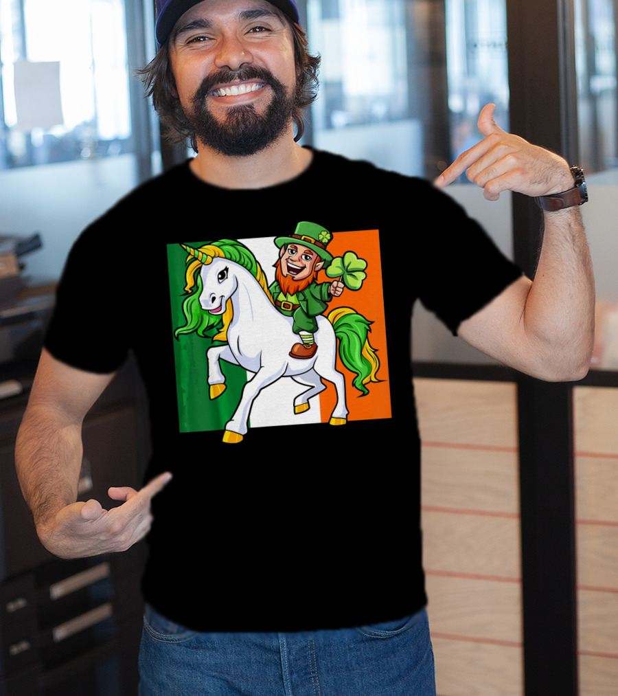 Leprechaun Riding Unicorn Irish Flag St Patricks Day T-Shirt