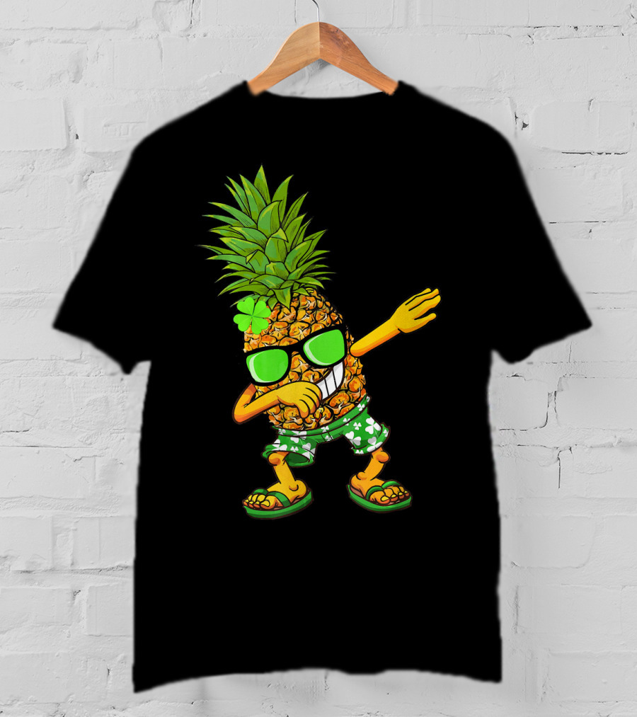 Pineapple Leprechaun Dabbing Clover Sunglasses St Patrick's Shorts T-Shirt