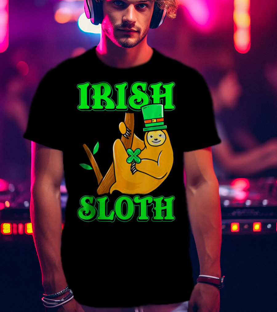 IRISH SLOTH Lucky Sloth With Shamrock And Green Hat T-Shirt